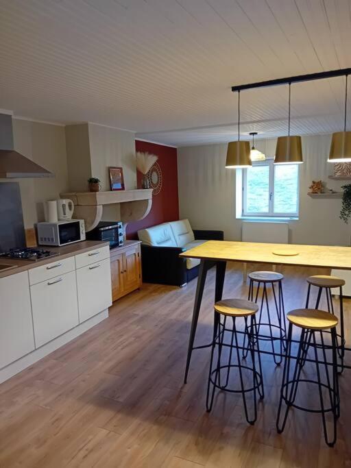 Petite Maison En Pierre Au Calme Avec Exterieur Montbellet Exteriör bild
